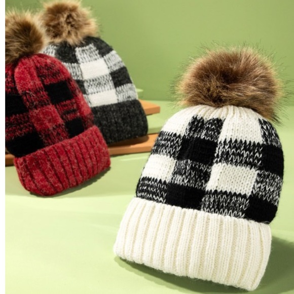 Buffalo Plaid Soft Faux Fur Lined Pom Pom Hat Black & White One Size - Picture 4 of 4